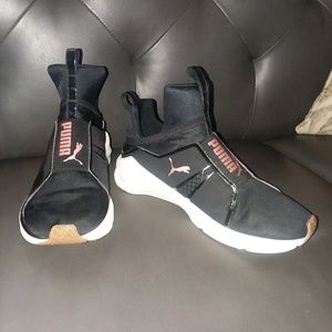 PUMA FIERCE WOMEN sz 6.5 us wm  black and rosgold